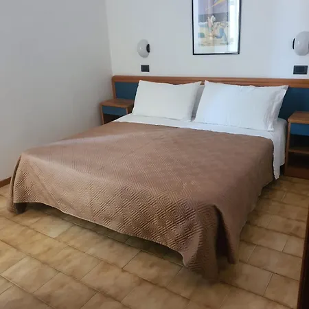 Fausta Hotel 3*